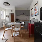 Grande Maison - Centre Apartment