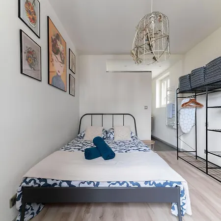 La Grande Maison - Centre Apartment *