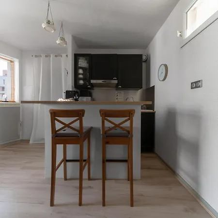 Grande Maison - Centre Apartment