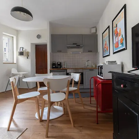 La Grande Maison - Centre Apartment